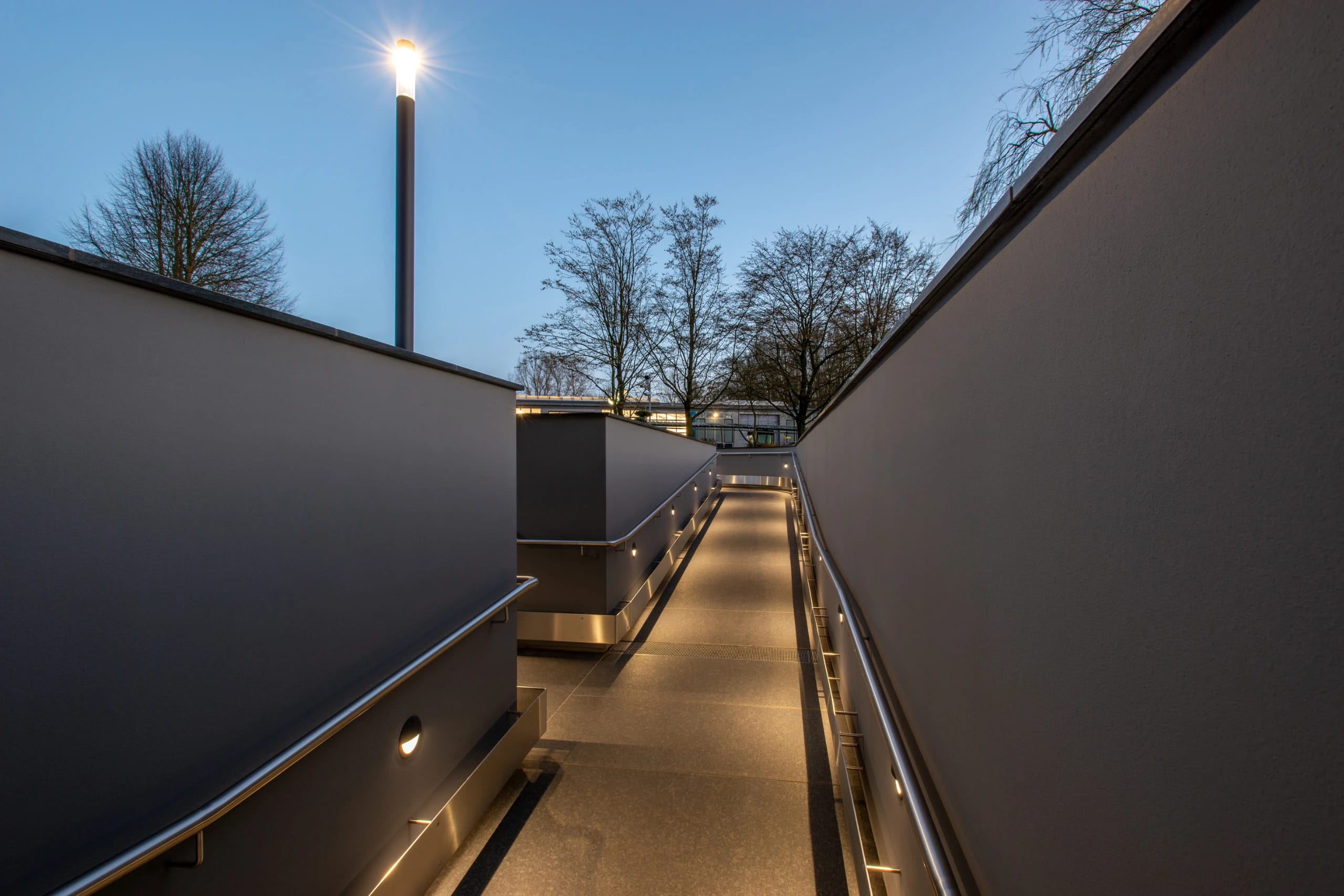 Outdoor Area with Ramp