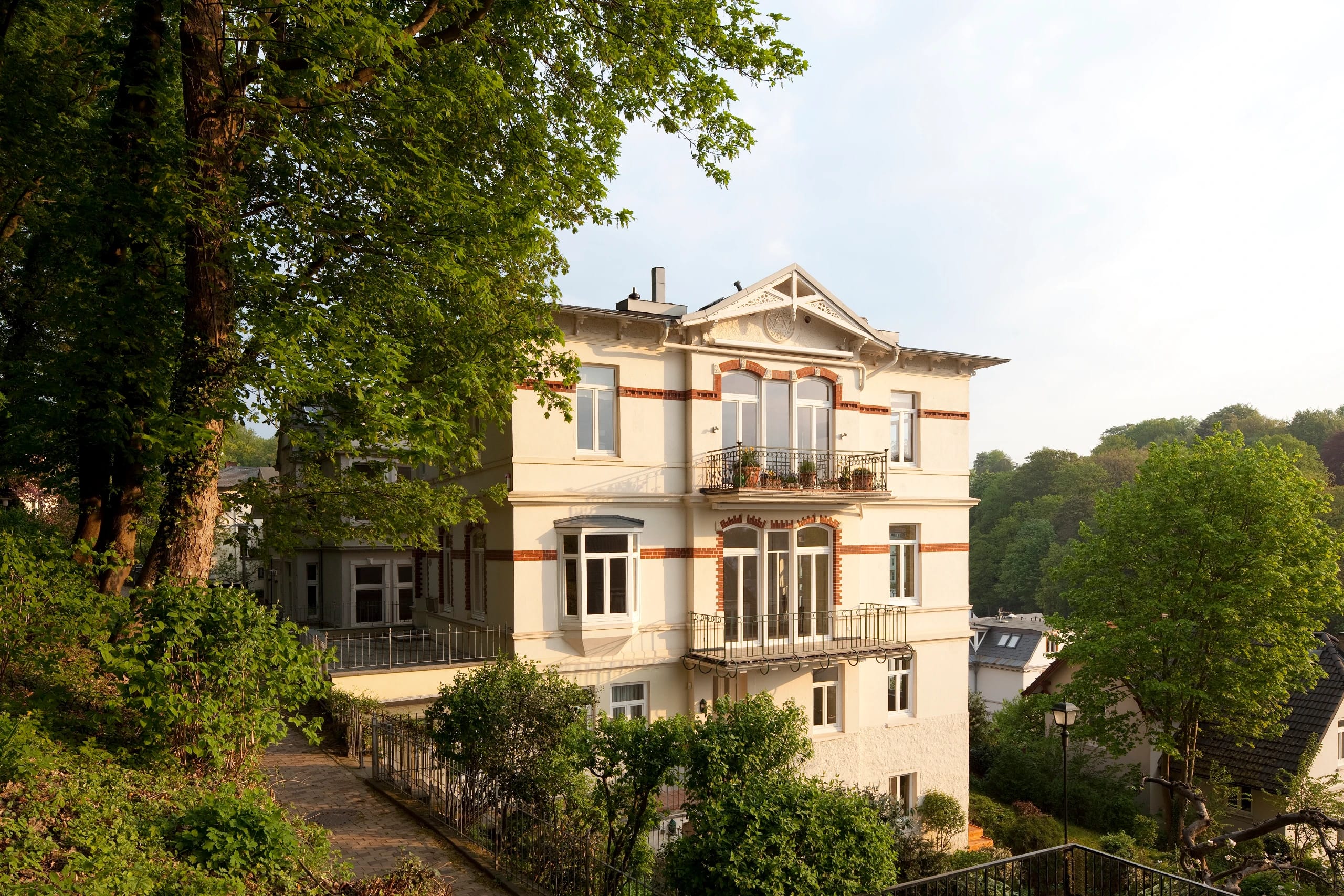 Classic Cars with Elbe View at Süllberg